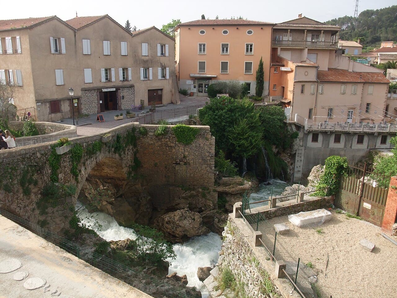 Vue du village de Trans-en-Provence (Var).